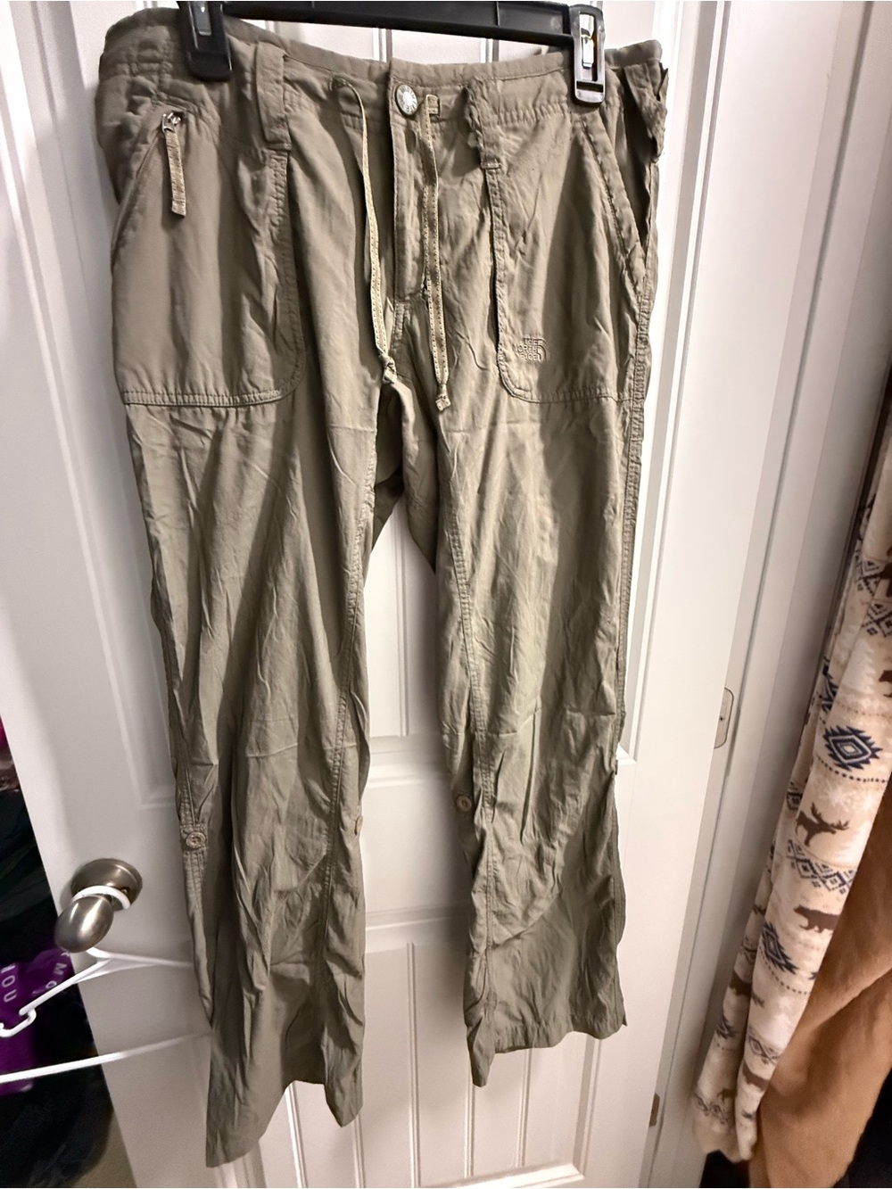 The North Face Women's Boot Cut Cargo Pants in Olive
